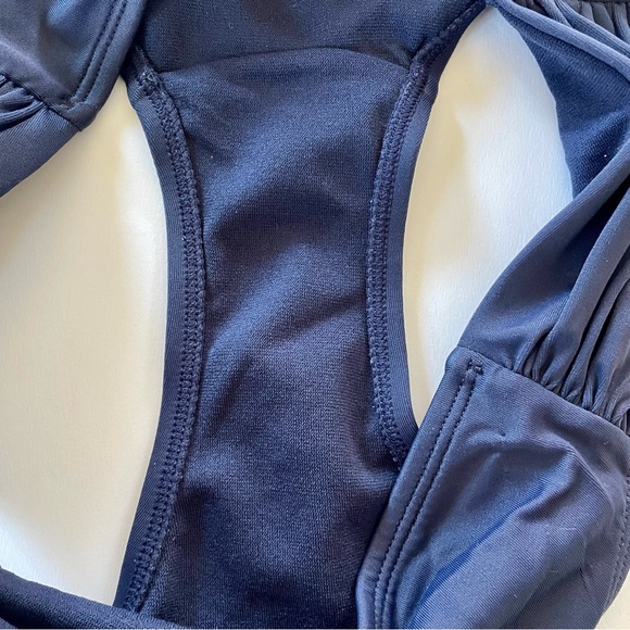 SOLD Athleta Aqualuxe Floral Loop Bikini Set Women’s Small Navy Blue Halter - Picture 13 of 16